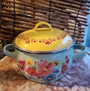 The Pioneer Woman Breezy Blossom Mini Dutch Oven